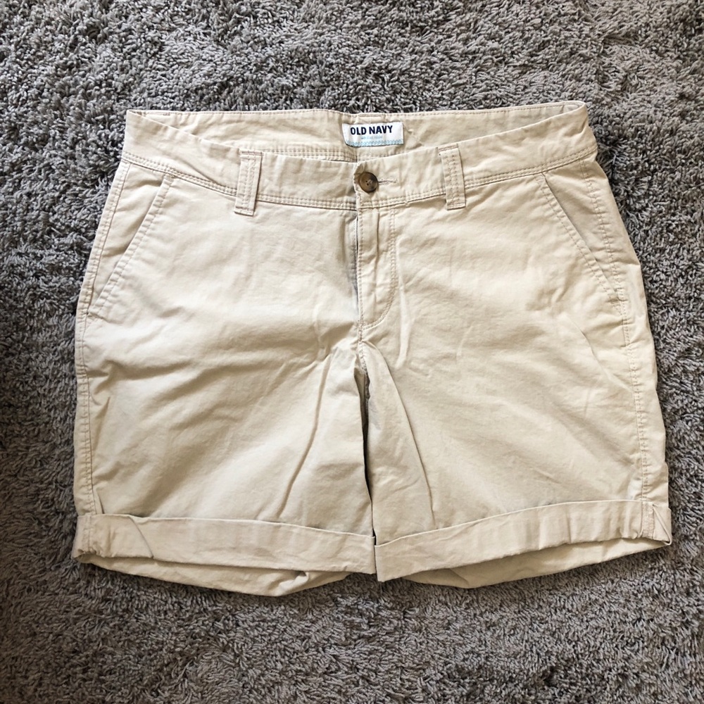 Cuffed old navy khaki shorts sz 6